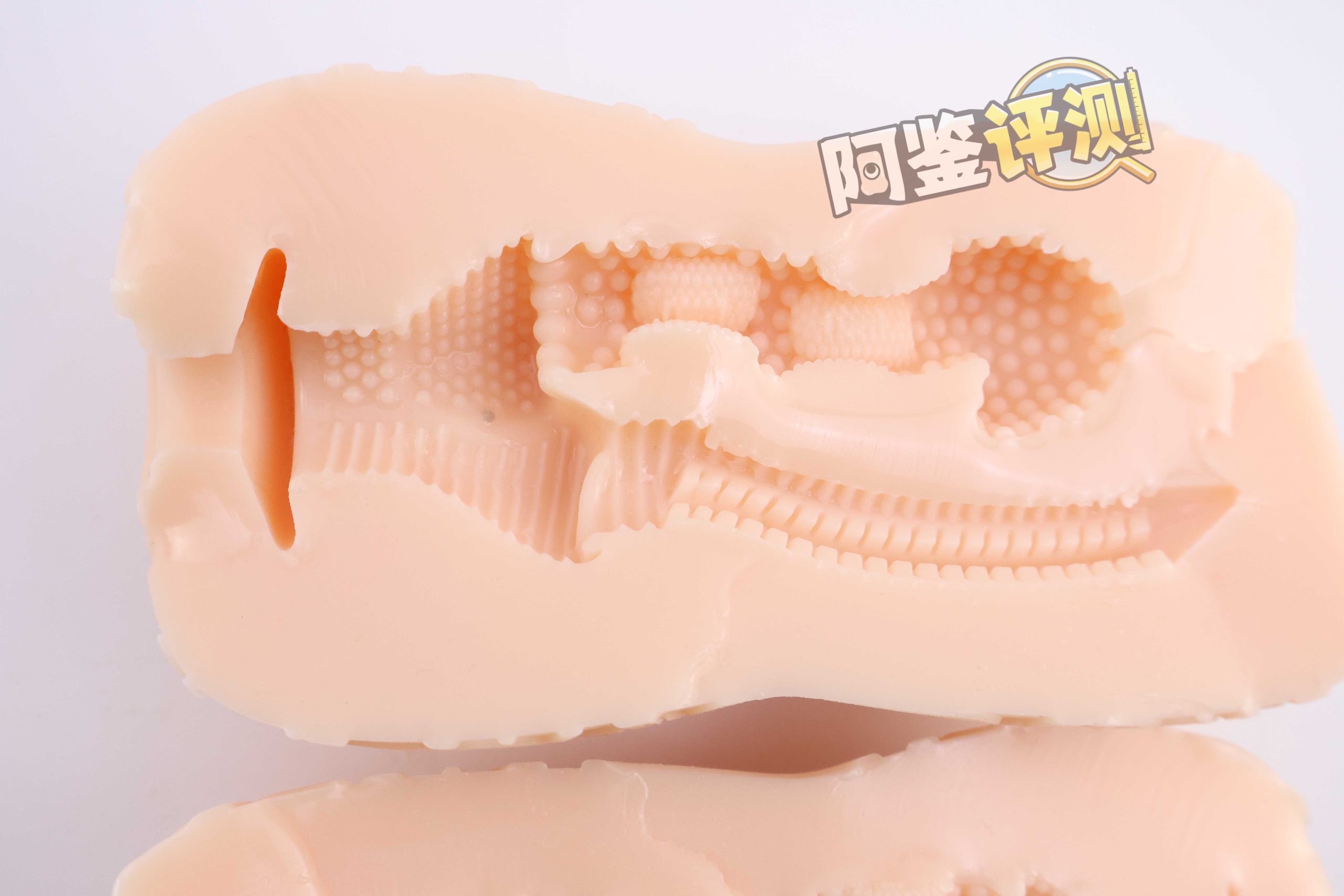 GXP——“兔仆长”评测！猎奇的双子宫小兔几，带腿造型的杯子是怎样体验？