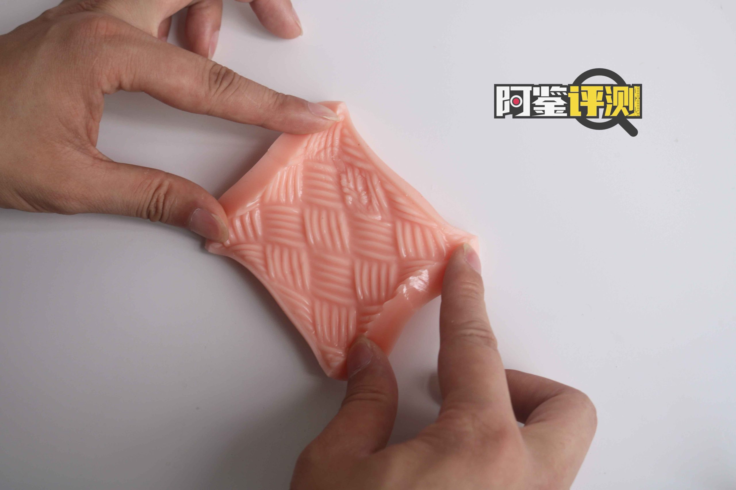 GXP—“口袋魅魔”评测！低克重底配贯通套，体验最贫瘠的飞机杯类型