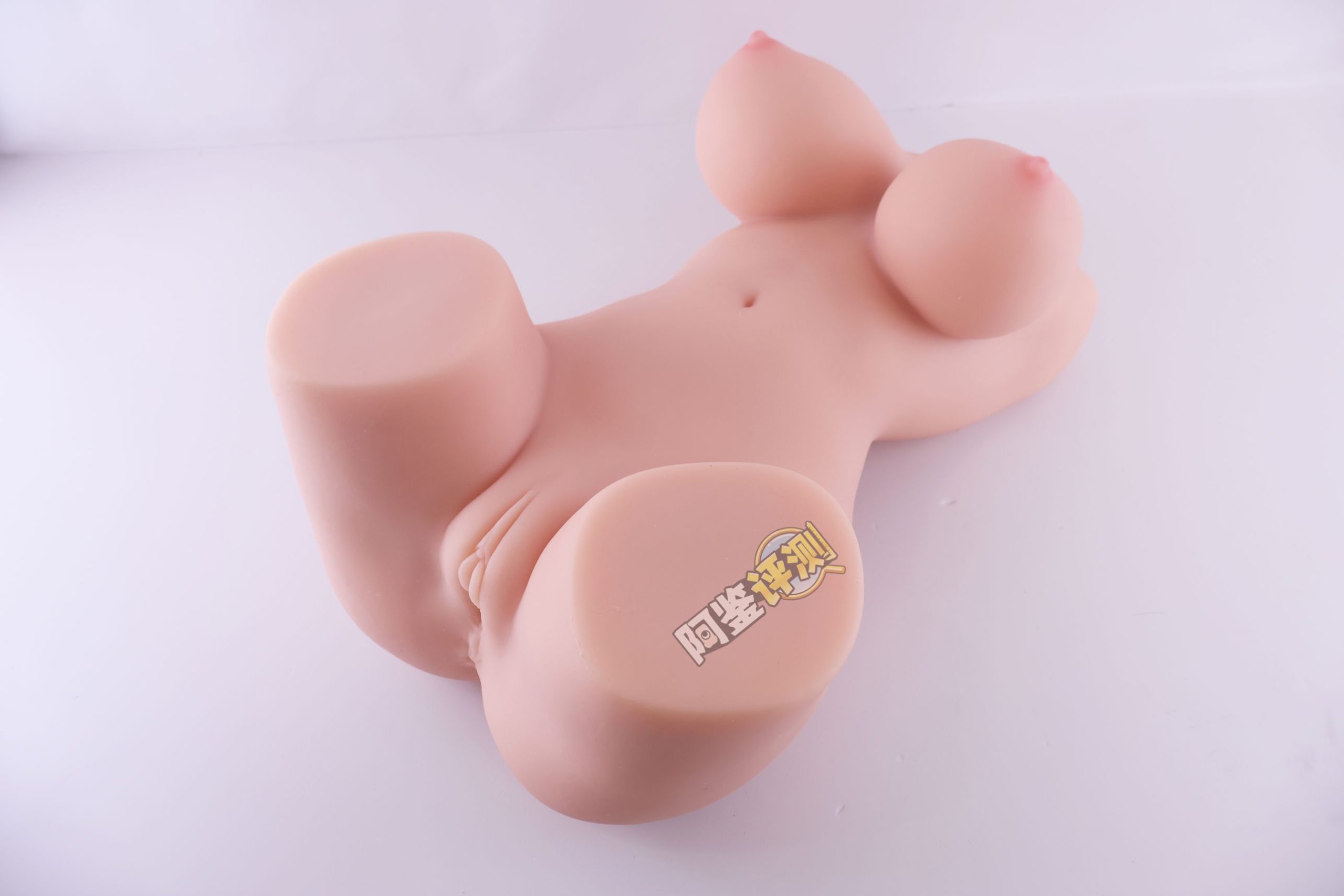 HMAX——“幻想女仆”评测!硬奶+固定腿部的大型倒模,插入有些不方便但至少床置比较好用