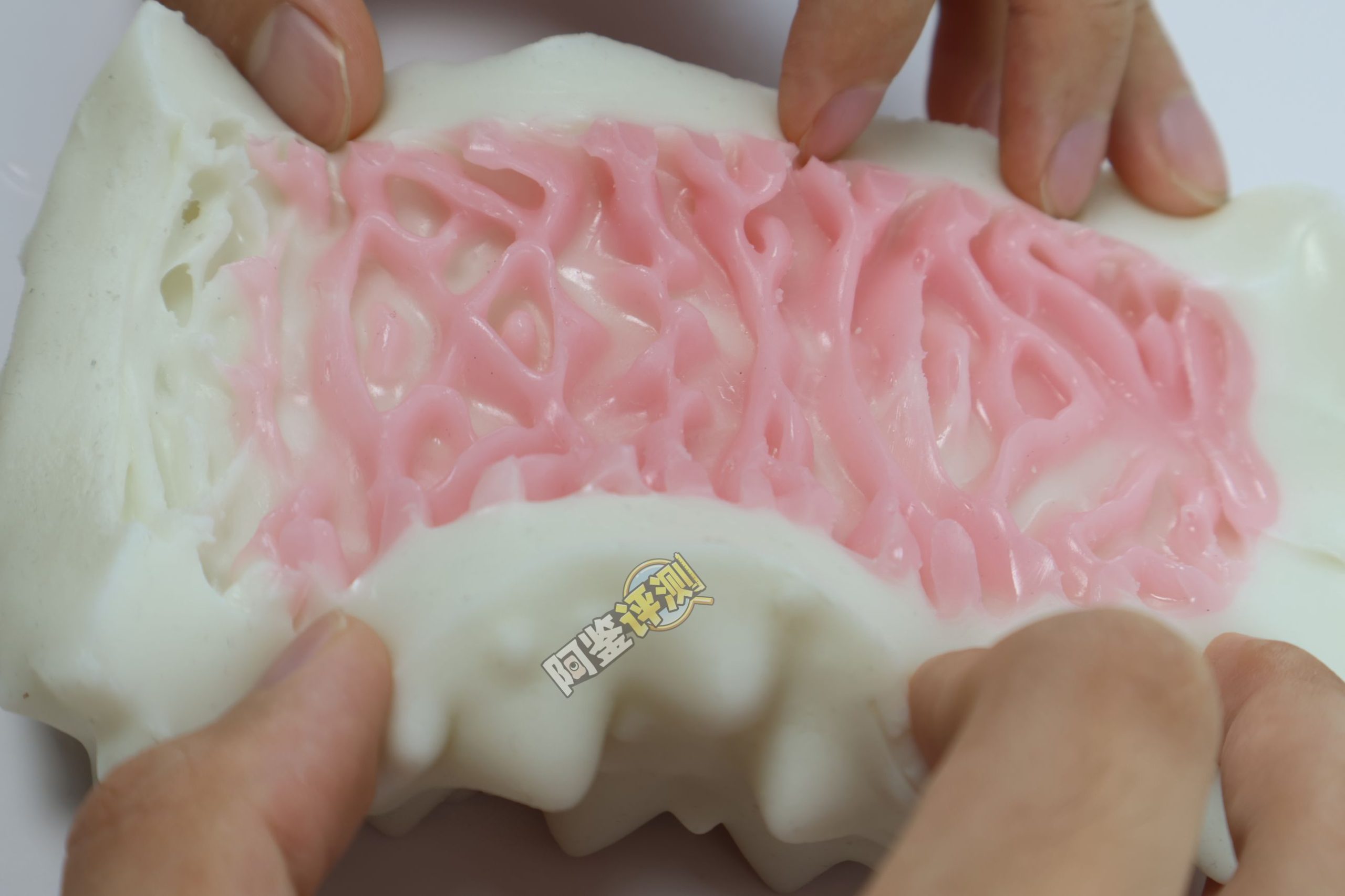 国产大魔王——“白丸”评测!虽然外形手感非常奇怪,但通道的剐蹭感不错