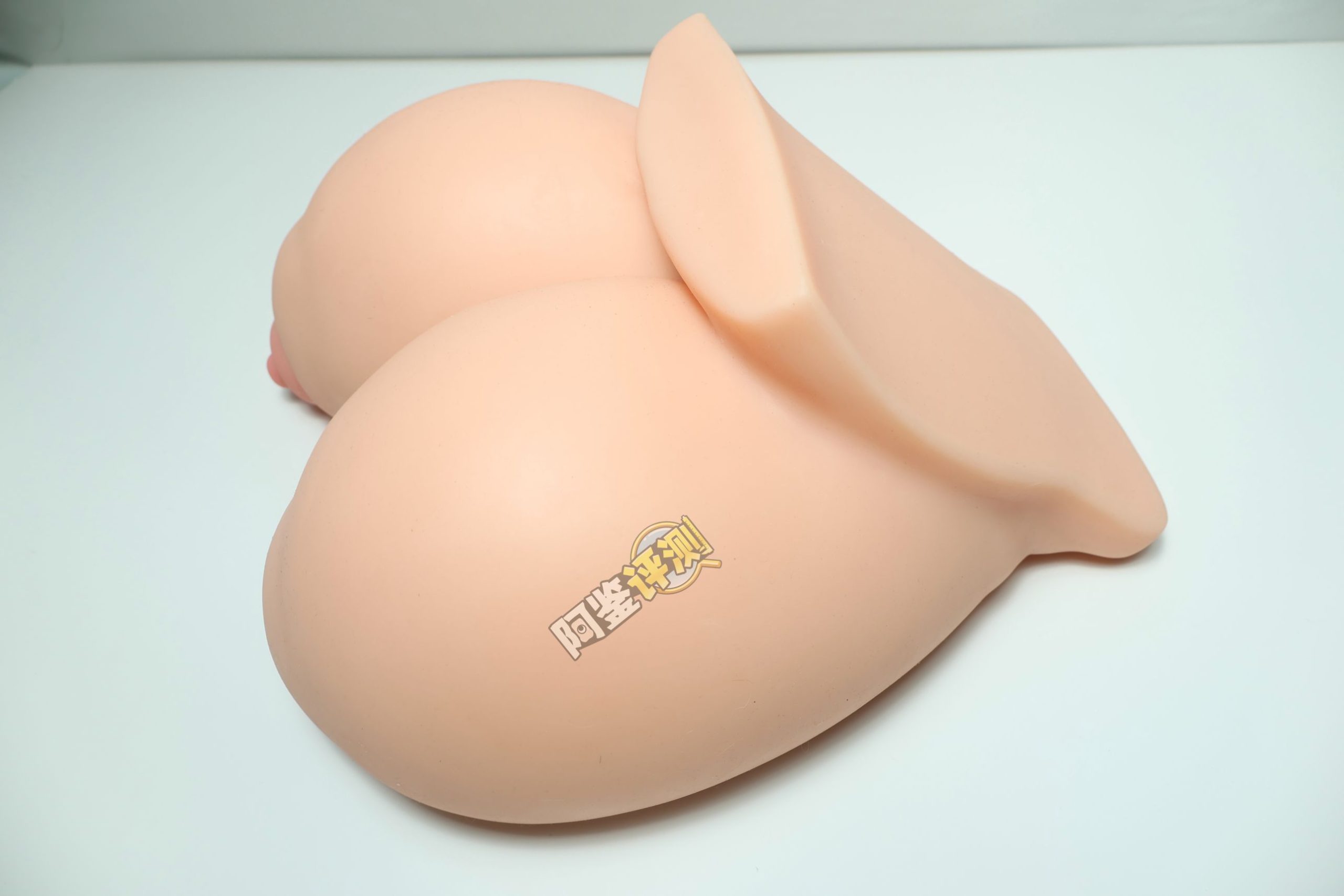 傲川——“爆乳娘”评测!猎奇的超级大雷,能铺满桌面的超级爆乳!