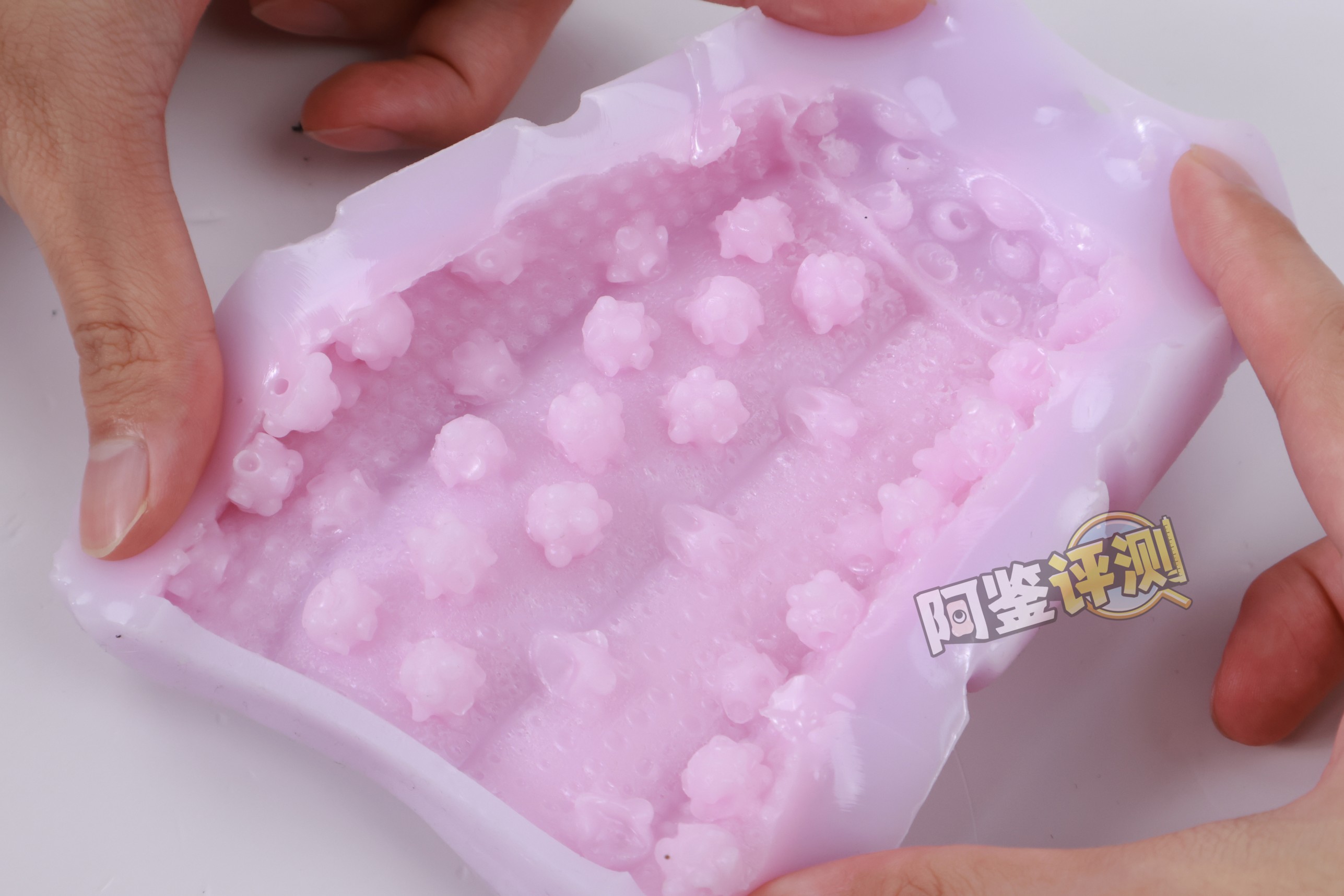 火炮——“绝顶激热”评测!牛牛向前冲!具有“随机性”的闯关型飞机杯!