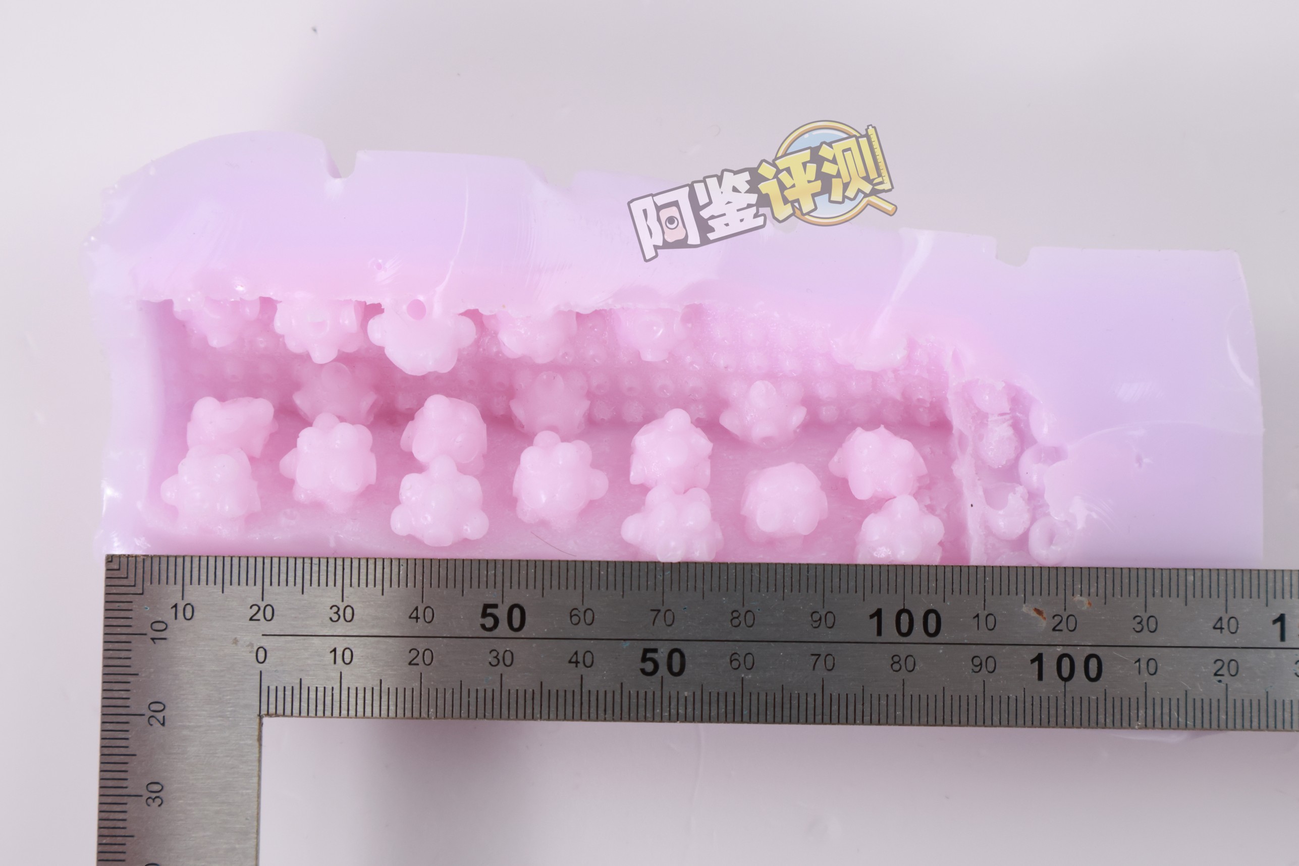 火炮——“绝顶激热”评测!牛牛向前冲!具有“随机性”的闯关型飞机杯!