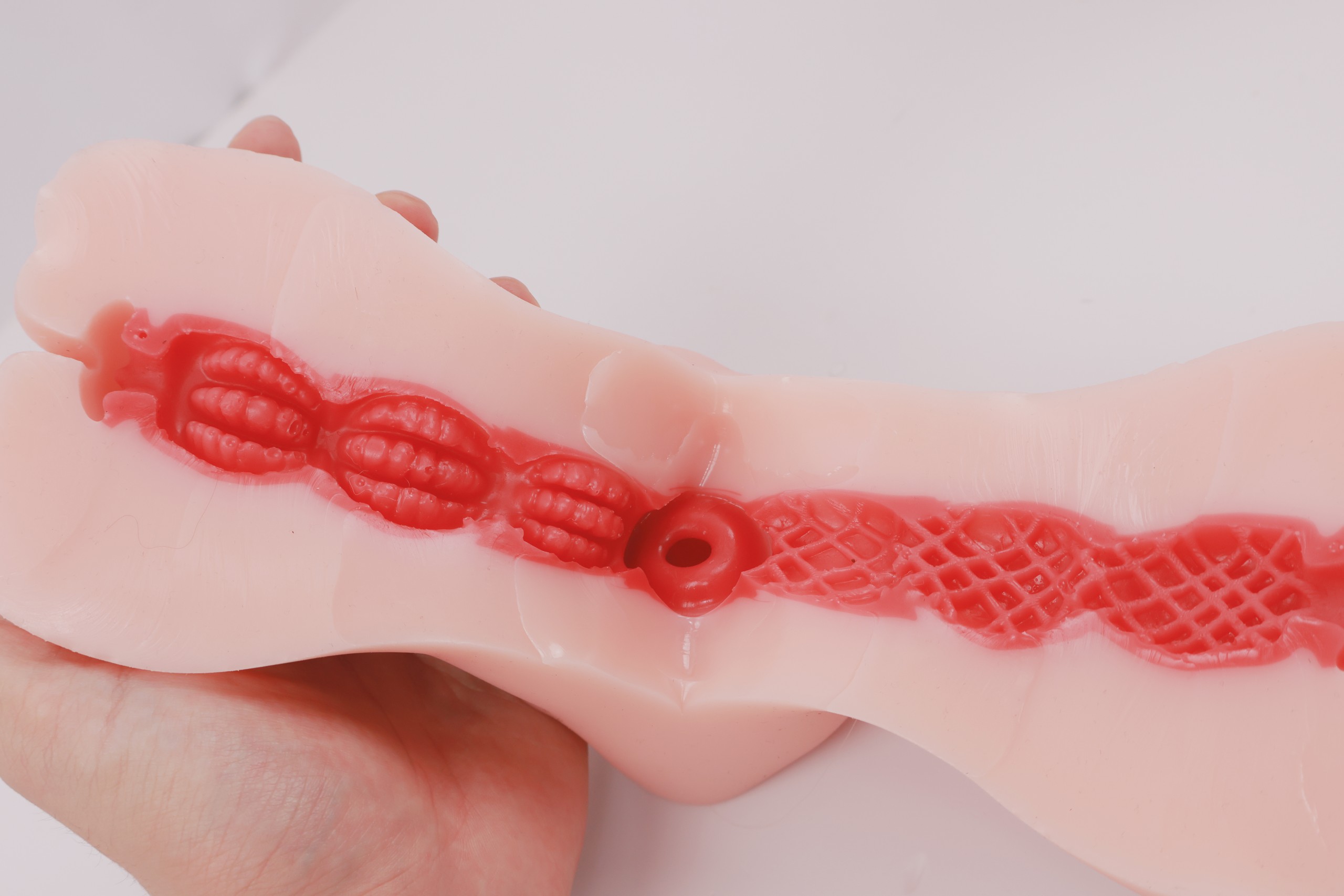 lovefactor——“职场魅魔”评测！在日本流行的剐蹭感设计，终于得到了一个厚实优质的"肉体"