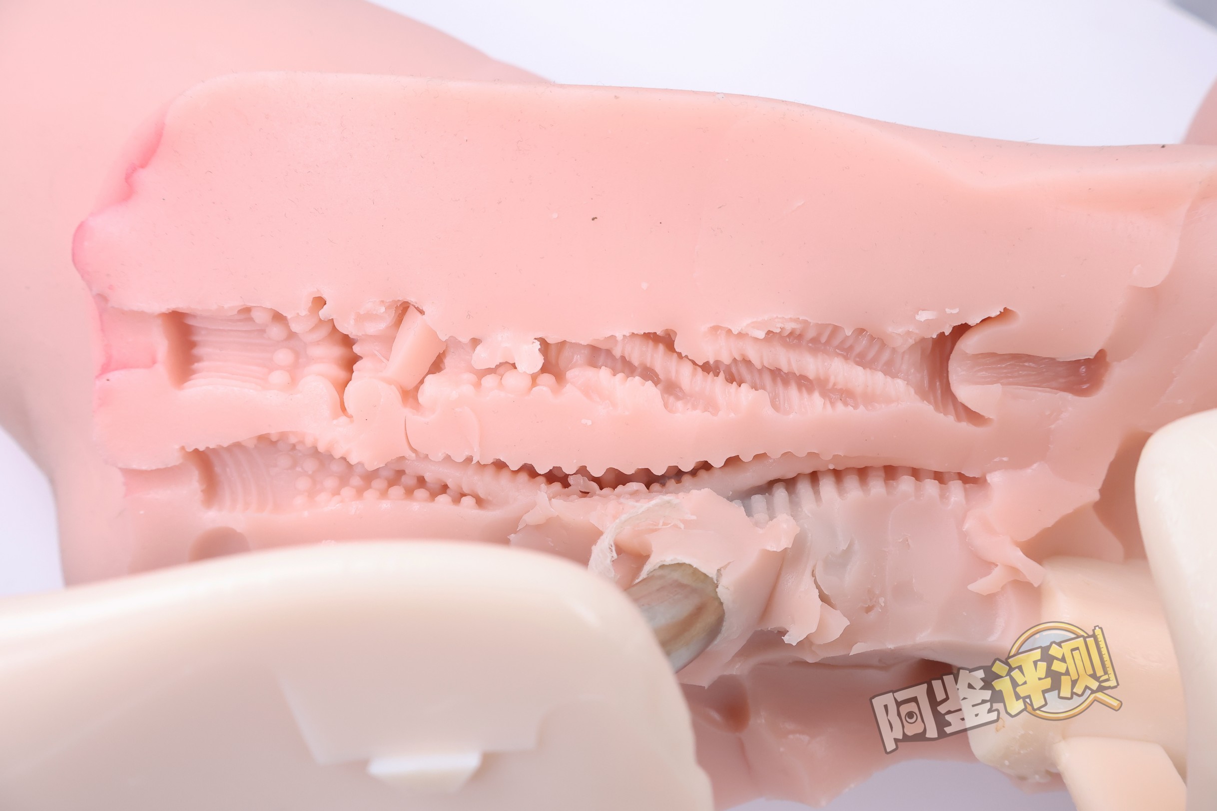 BONMOR——“美骨柔姬”评测！超级真实的肋骨握持感，但腿部和通道设计糟糕到难以相信