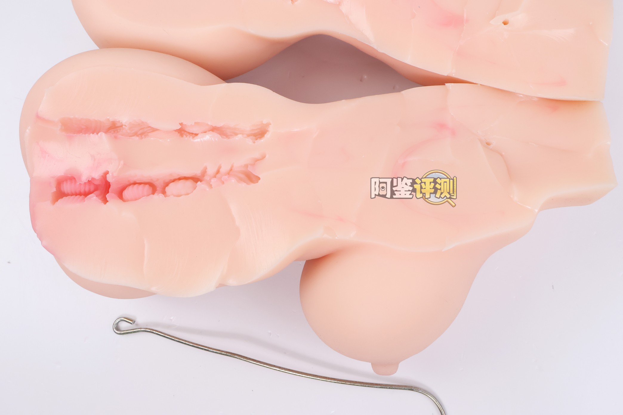 杯多多——“乳穴牛娘”评测！造型虽然看着还不错，但怎么又给我几把撞到骨架上头去了？！