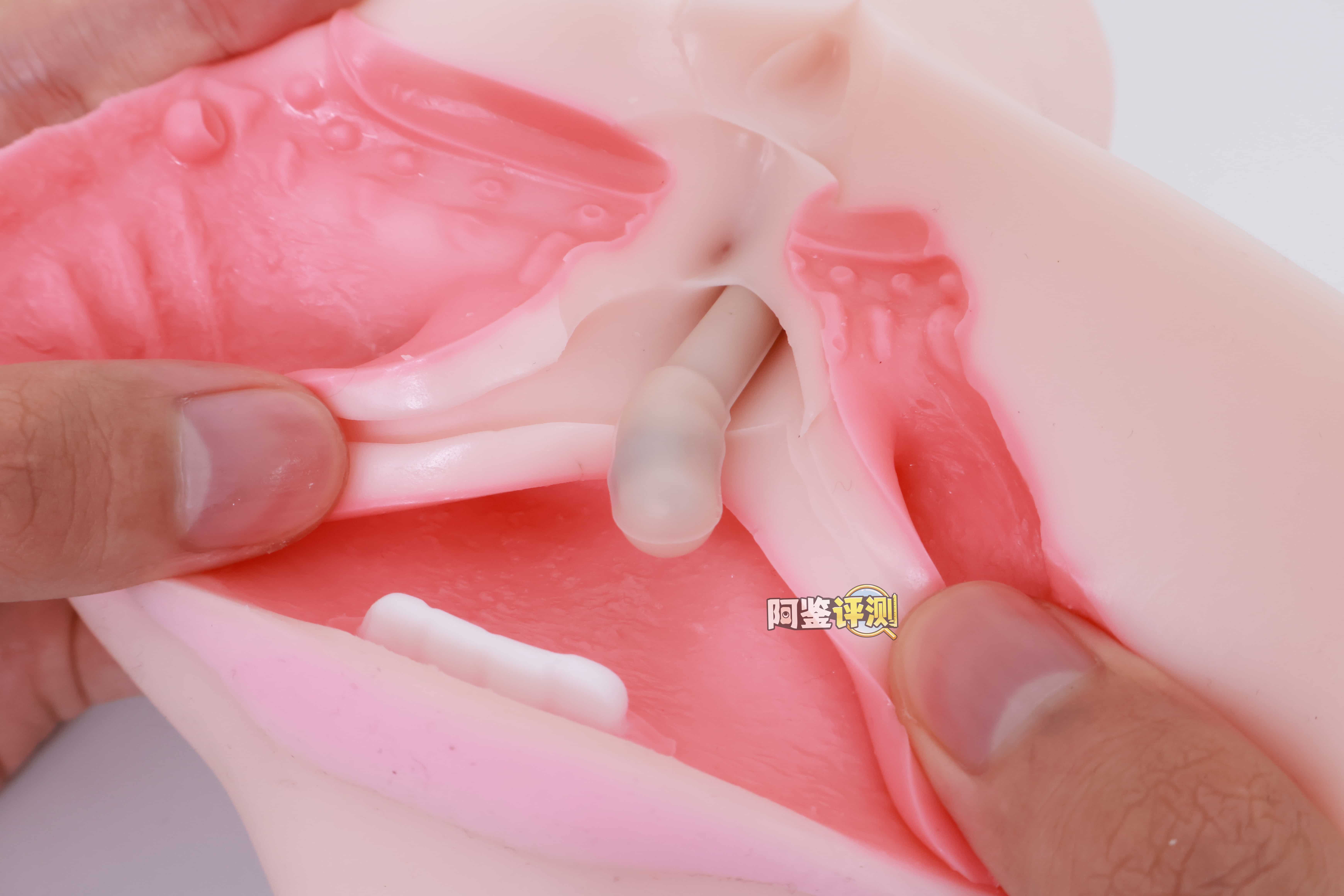 YUU——“饶舌辣妹”评测！噱头就是这个杯子的全部了.....像搞笑玩具一样毫无实用性的产品