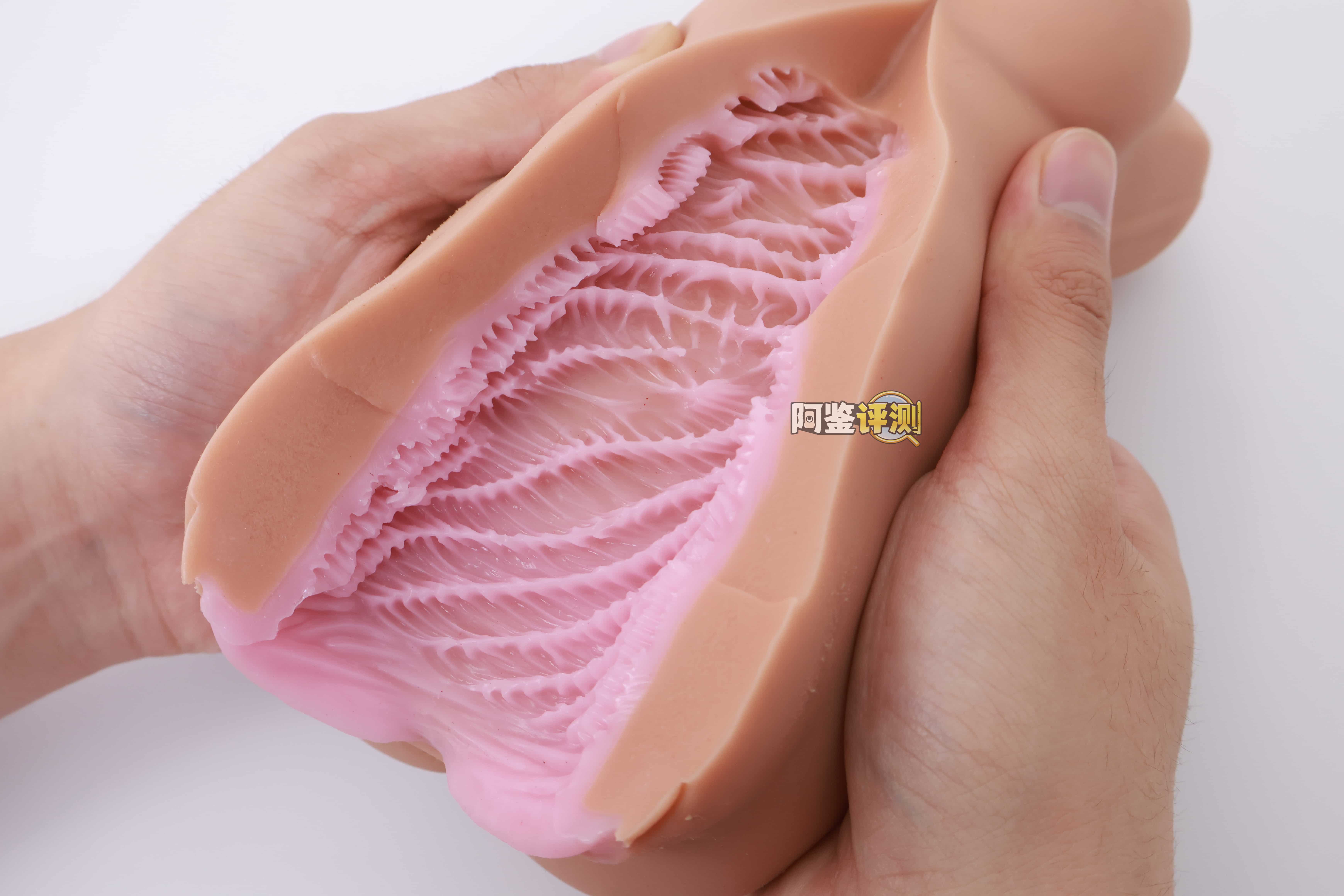 魔眼——“超丰满辣妹”评测！我用过最精致细腻的剐蹭纹理，却被粗糙的外形破坏掉了...