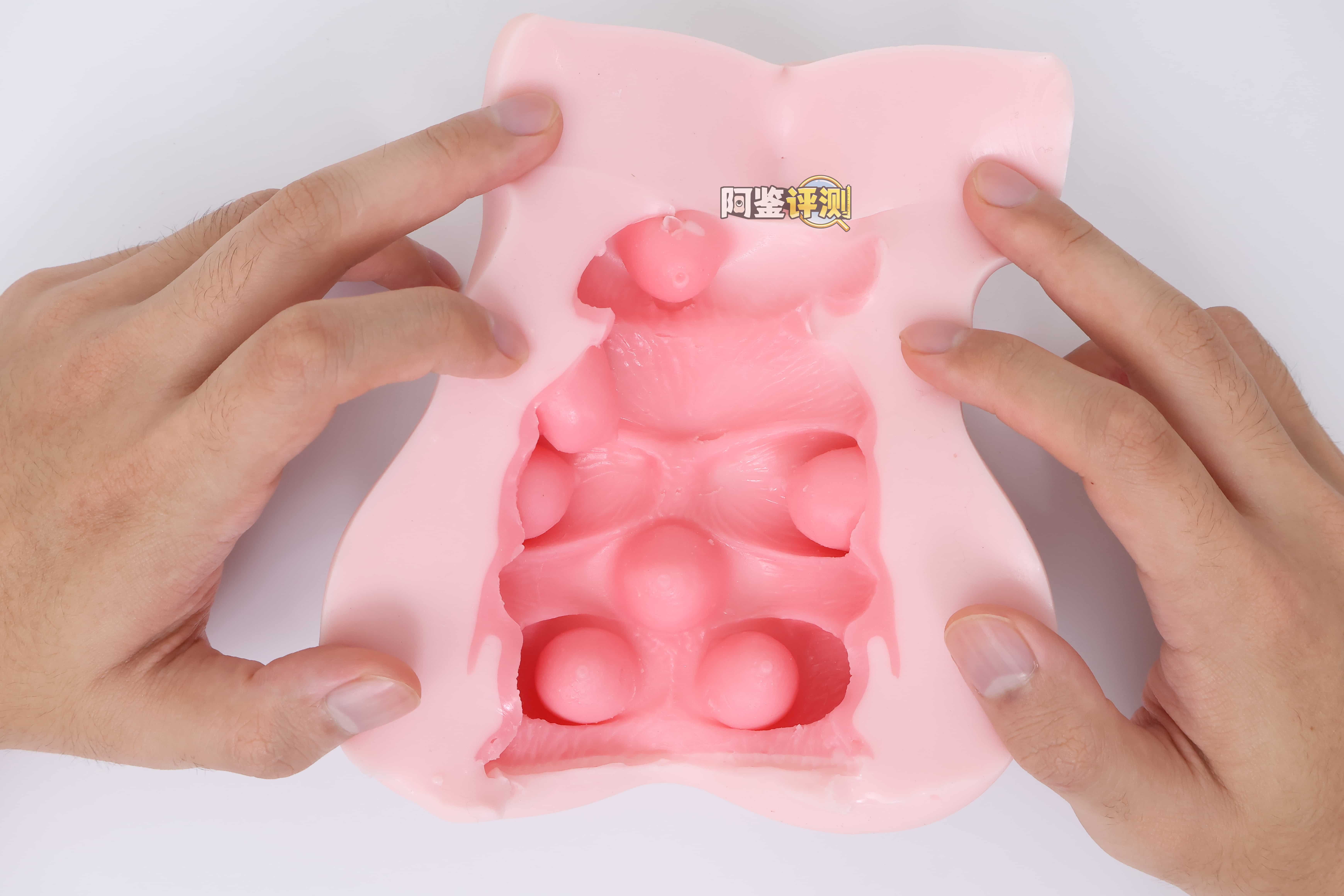 YUU——”乳推神乐”评测！乳交居然要靠通道结构来实现？这设计概念多少是有点搞笑成分在