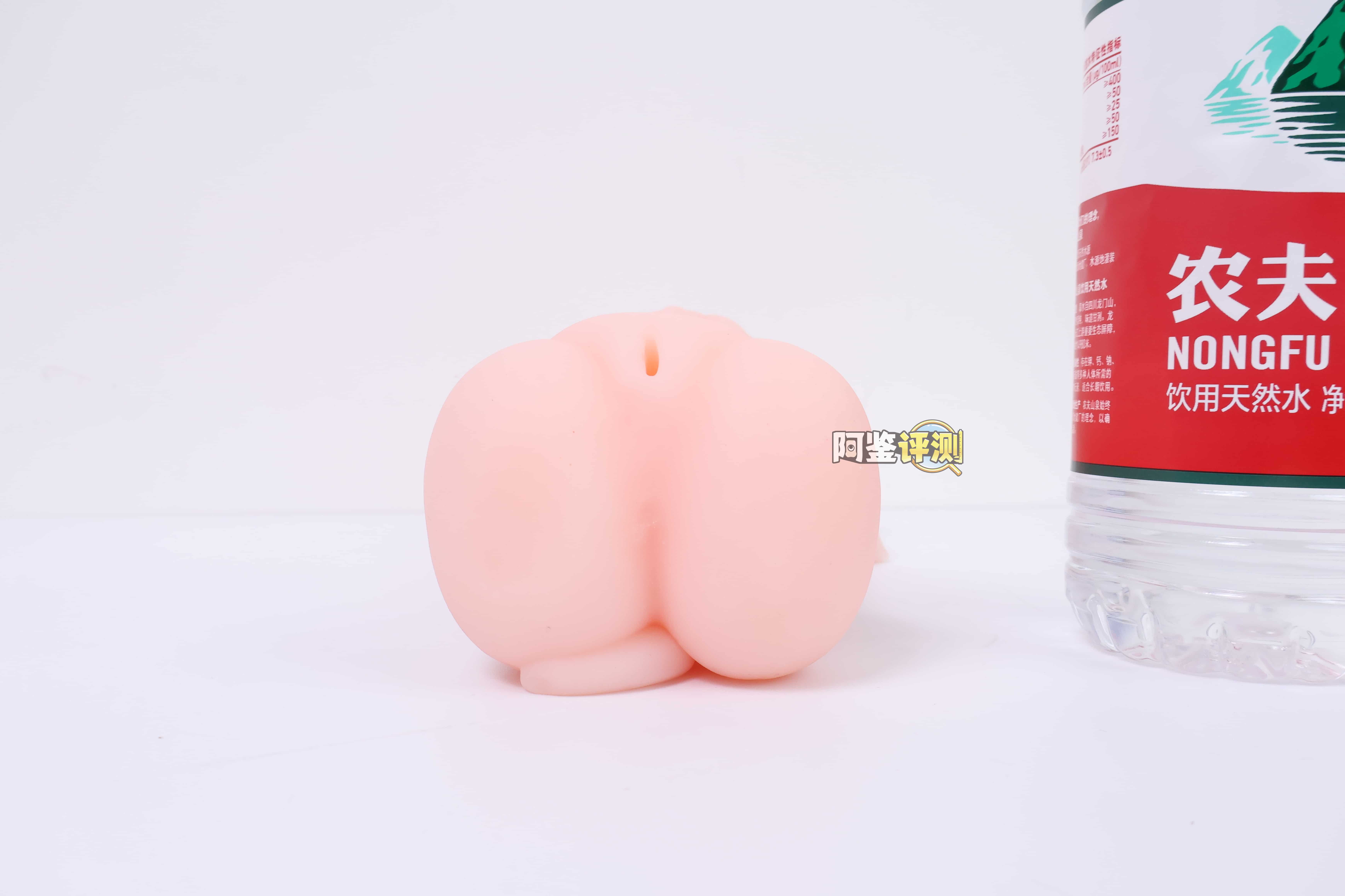 汤玛托易士——”猫乃井莉莉”评测！自家Vtuber联名的“人格排泄”主题杯，主题新奇但是设计敷衍