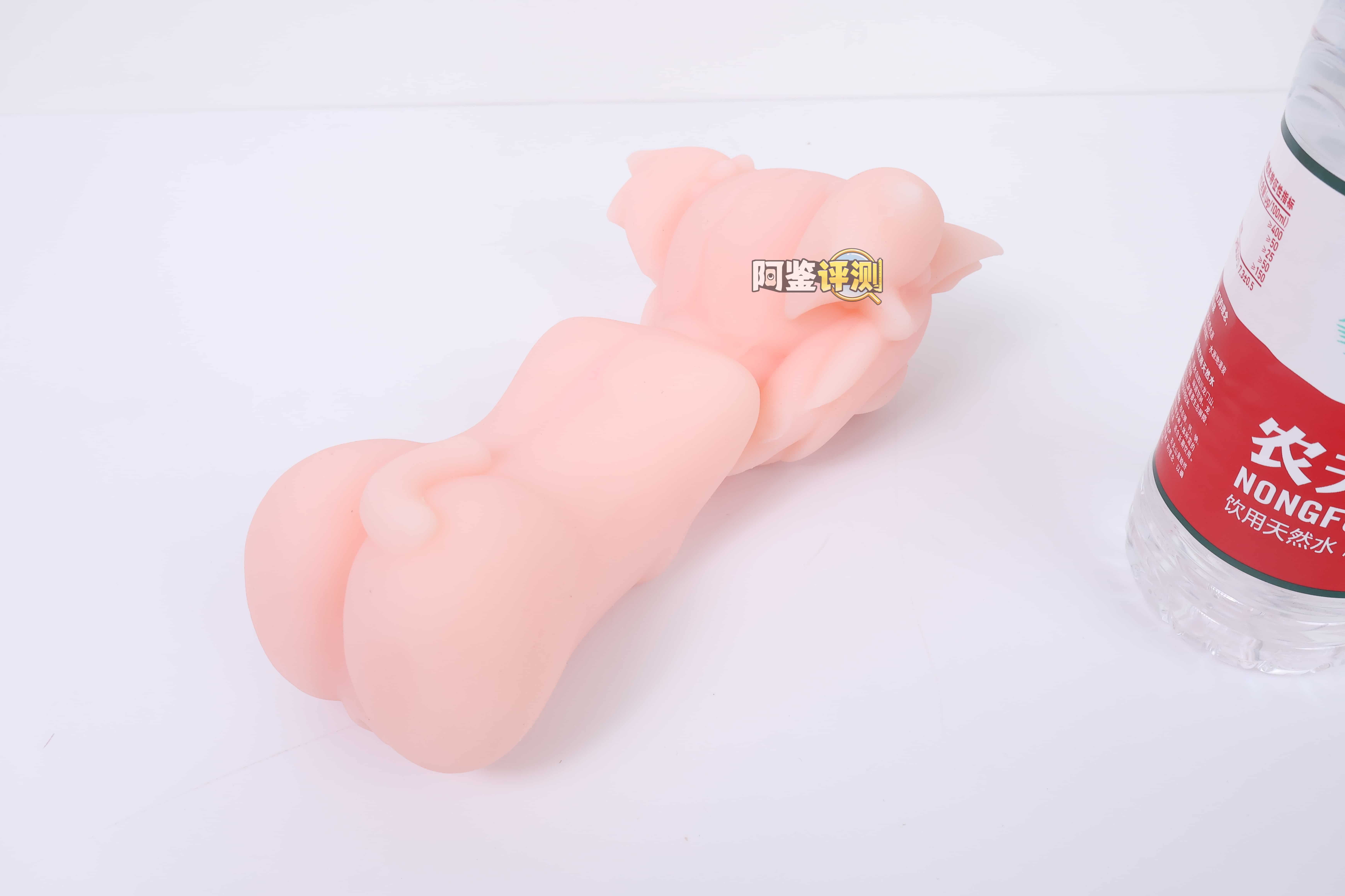 汤玛托易士——”猫乃井莉莉”评测！自家Vtuber联名的“人格排泄”主题杯，主题新奇但是设计敷衍