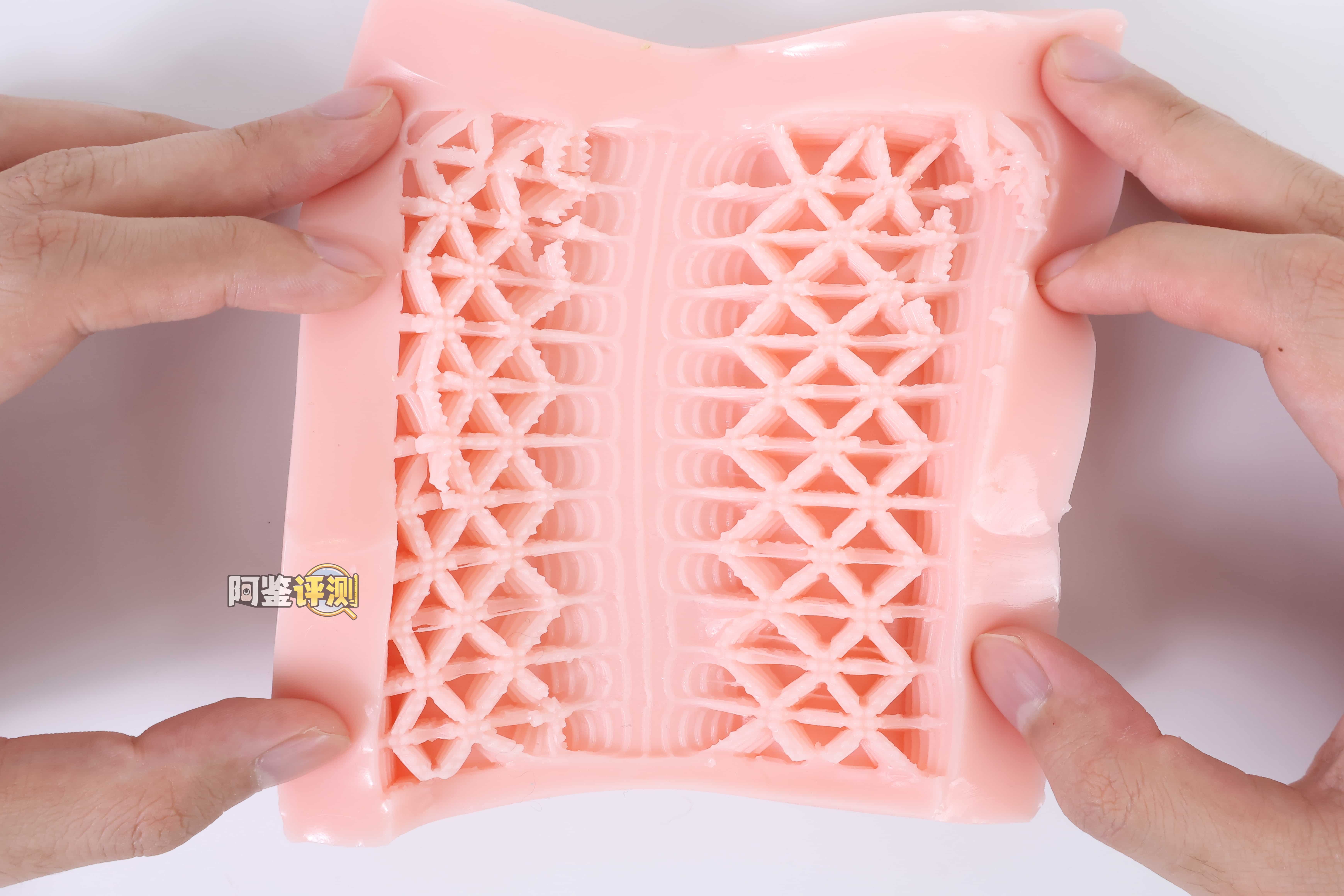 火炮——”假面怪盗”评测！越来越浮夸的双面结构！像是玻璃花窗一样的复杂网格凸起